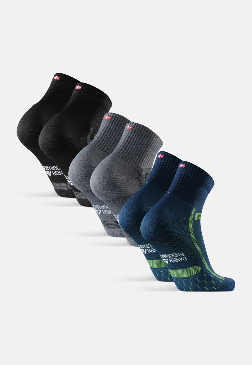 LONG-DISTANCE RUNNING SOCKS