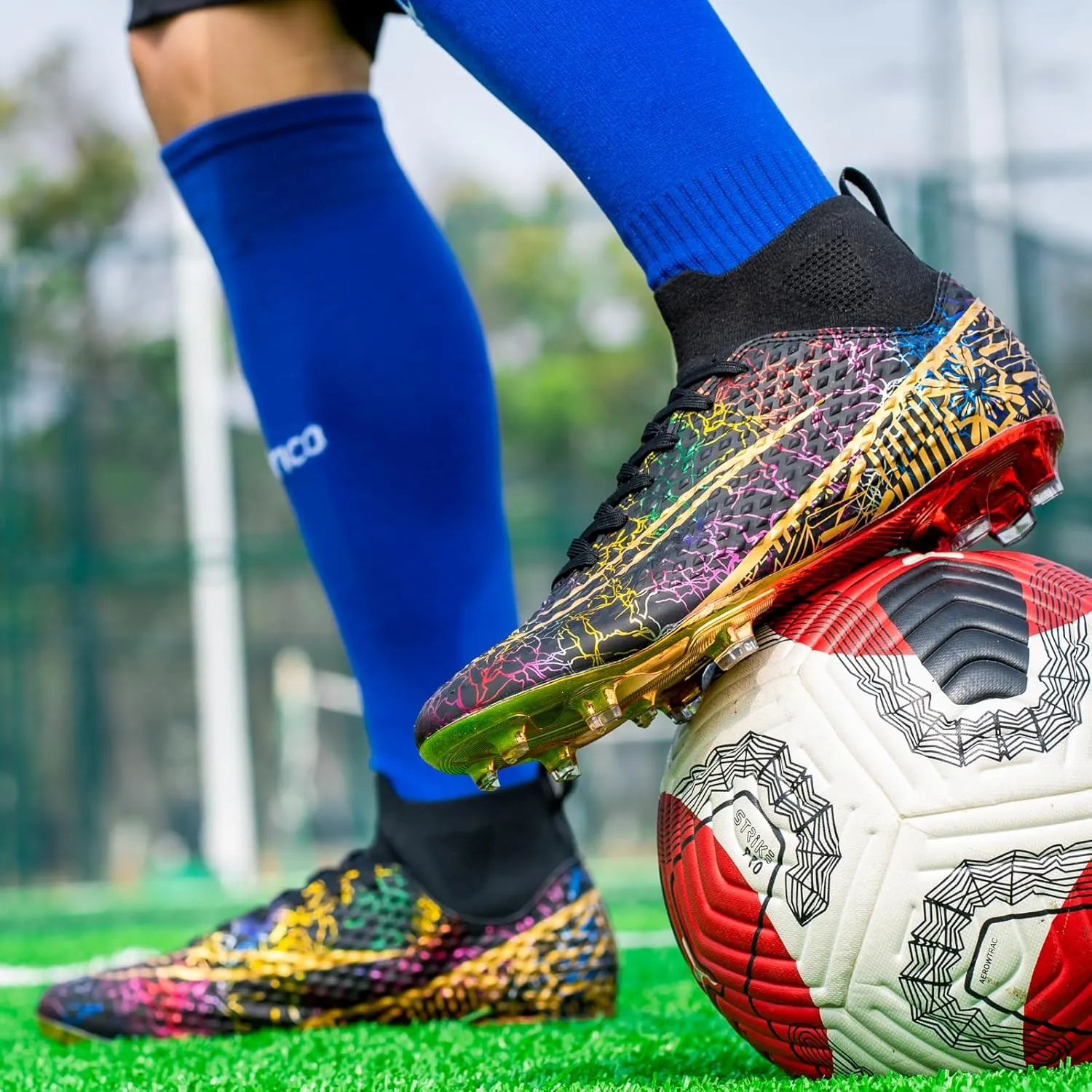 Men's Soccer Shoes Boys Students Grass Training Spike Shoes Outdoor Football Shoes Unisex