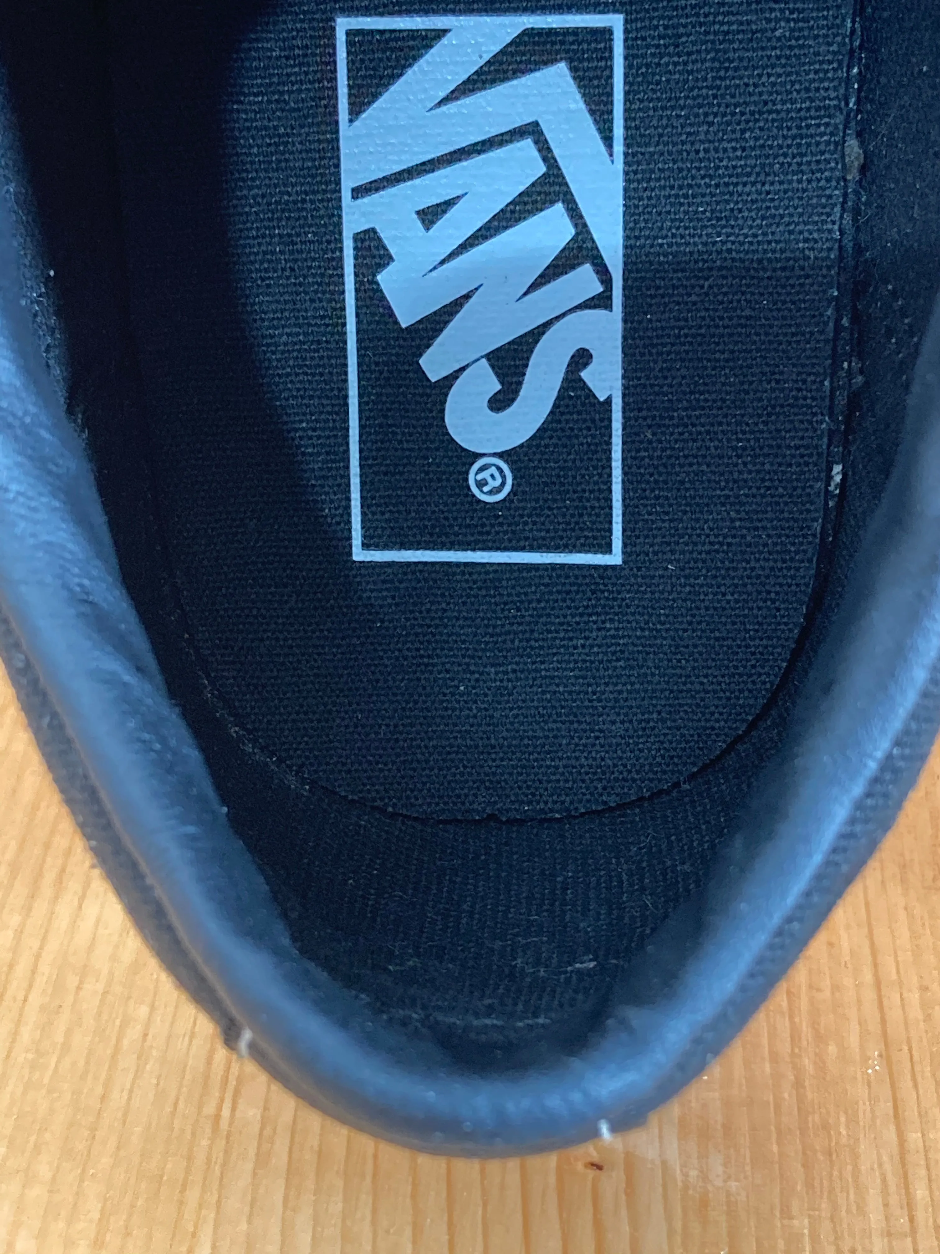 VANS OLD SCHOOL SKOOL Men Size 8.5 Skateboarding Skateboard Shoes Sneakers